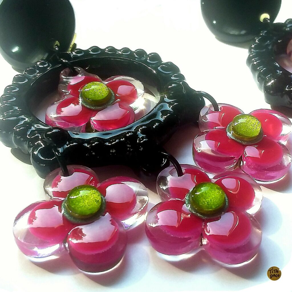 Boucles d'oreilles à clips avec fleurs roses Rococo par bijoux Tita Paco 