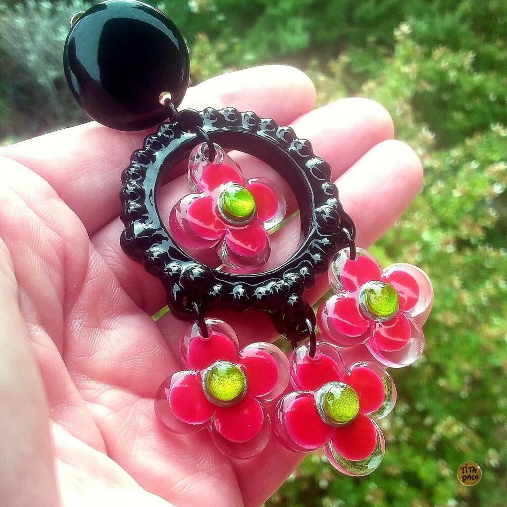 Boucles d'oreilles à clips avec fleurs roses Rococo par bijoux Tita Paco 